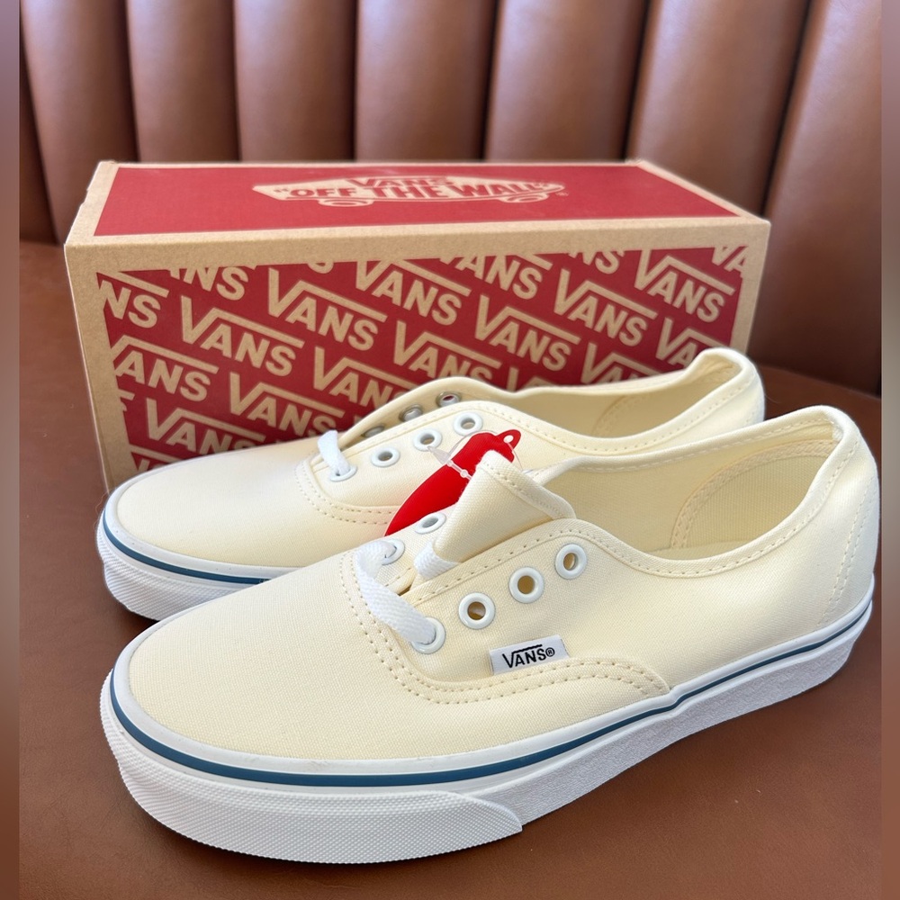 NWT Vans Authentic white/navy W6.5/M5